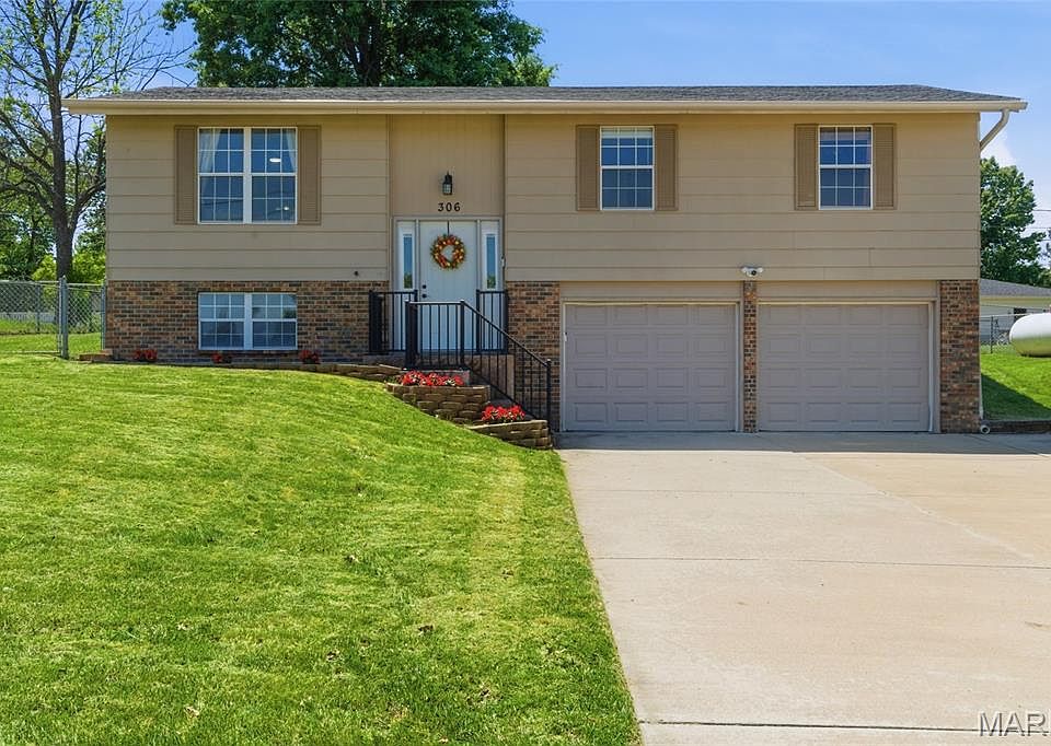 1st image of 306 Old Schaeffer Ln