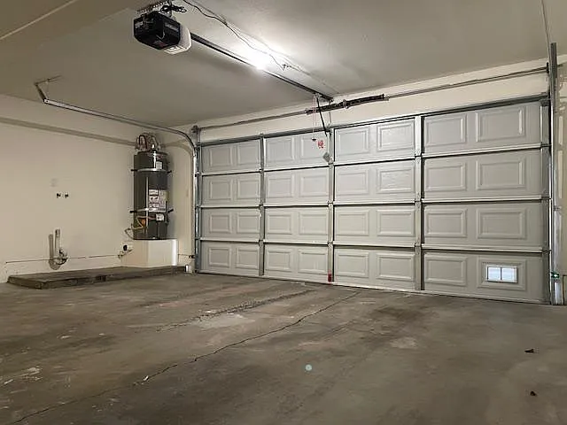 Garage. Washer/Dryer hookups. Gas dryer connection