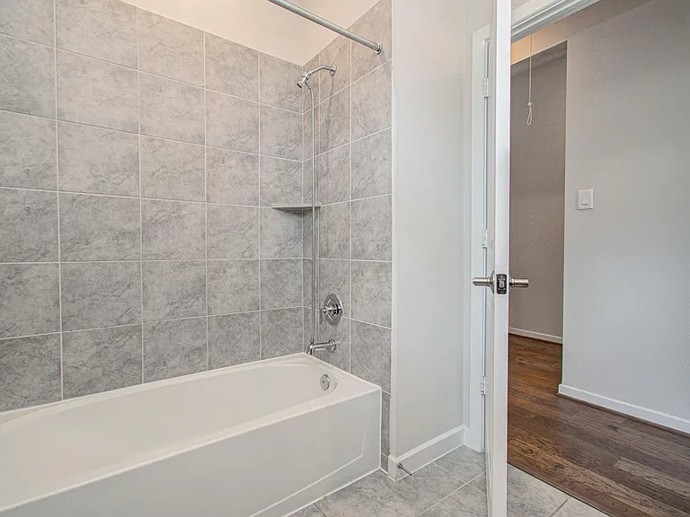 21118 Vancherry Dr — Photo 8