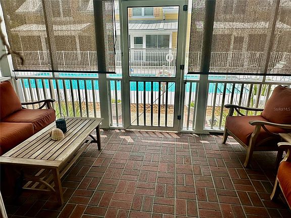 4th image of 206 SE TENTH STREET #9