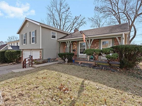 2nd image of 8509 W 90th Ter