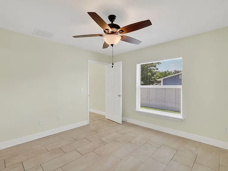 116 Dewitt Ct — Photo 15