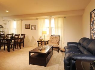 Kensington Gate, Baltimore, MD 21239