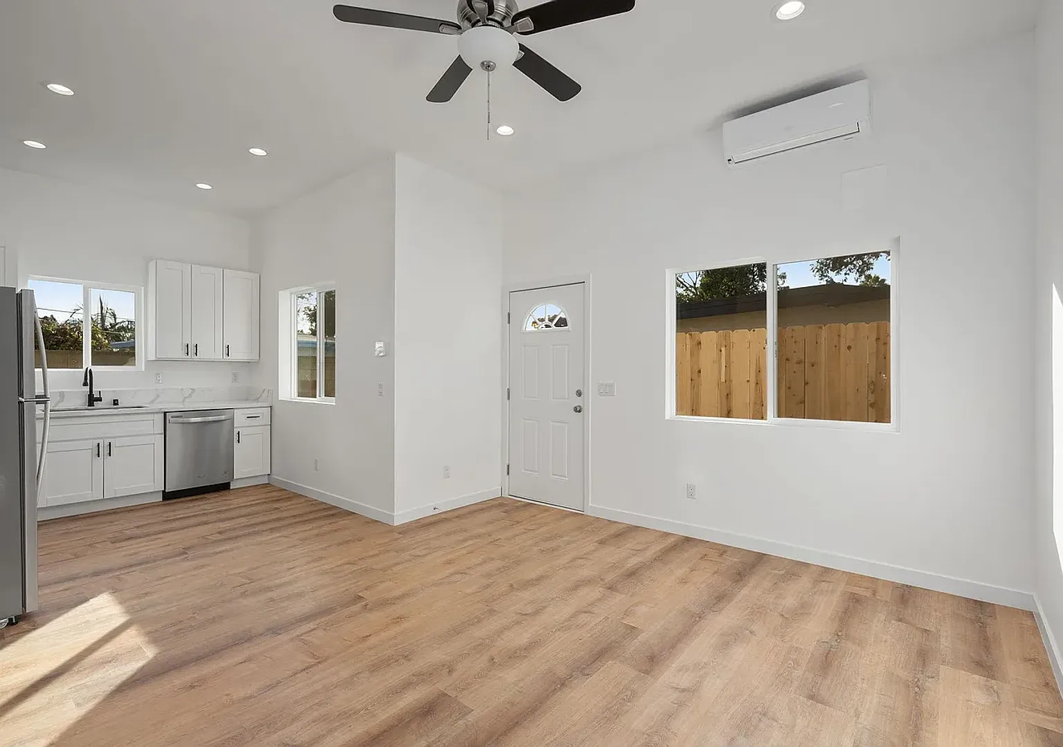 4161 Clairemont Mesa Blvd — Photo 1