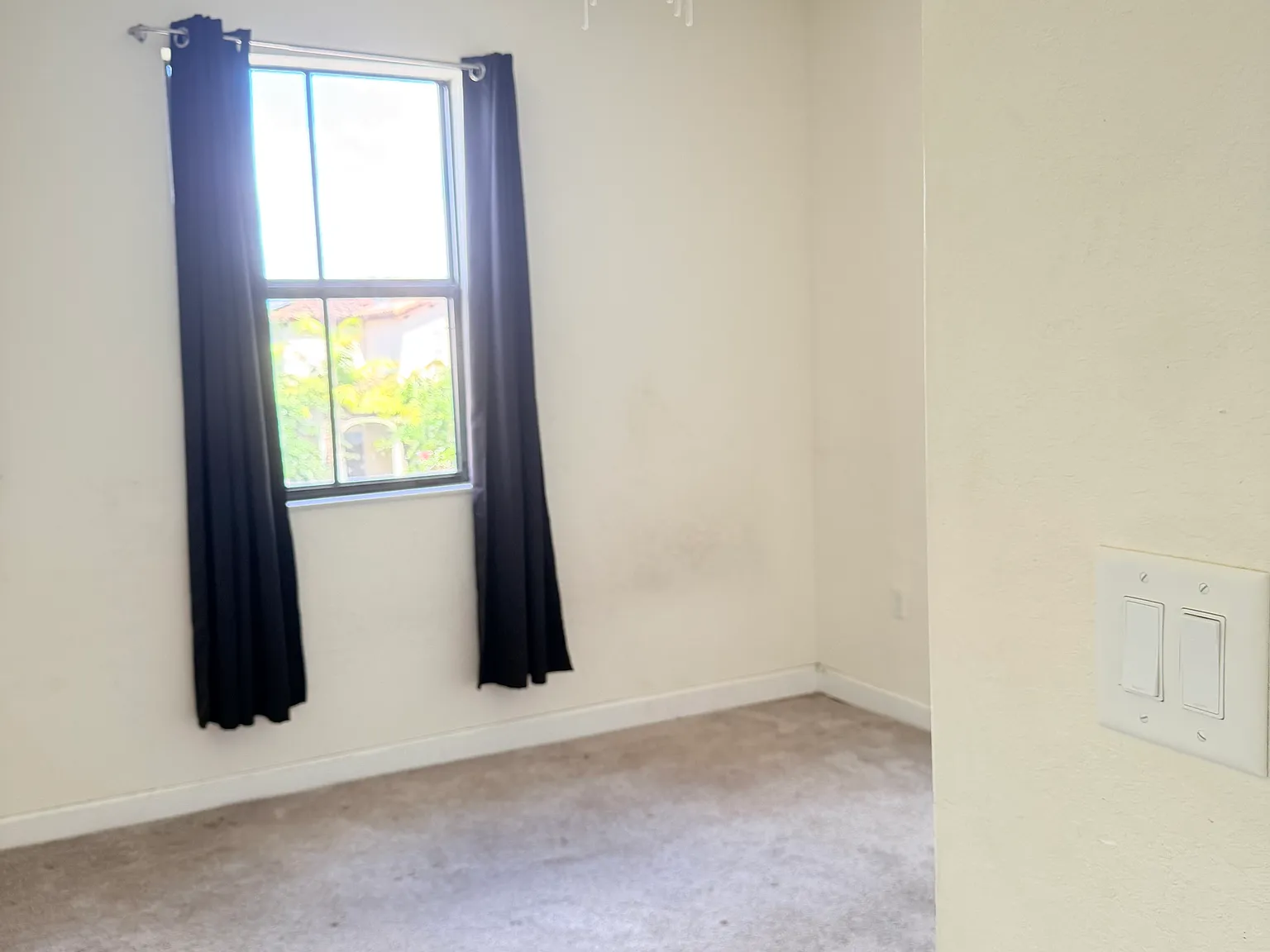 3 bed, 2.5 bath, 2115 sqft, $3,200 — Photo 3