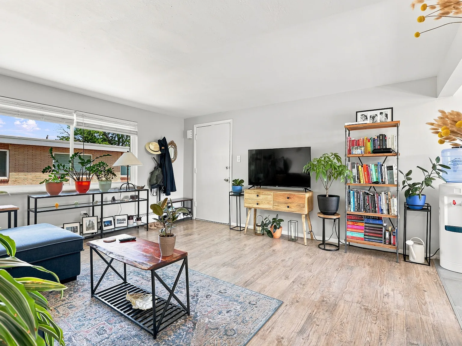 2 bed, 900 sqft, $1,495 — Photo 1