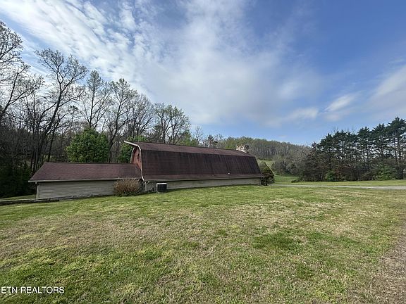 2nd image of 1325 Groseclose Rd
