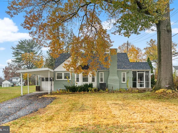 817 Beach St, Reading, PA 19605