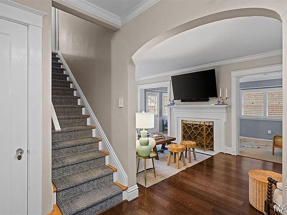 4th image of 422 Mission Ct