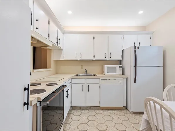 3150 Holiday Springs Boulevard #308, Margate, FL 33063