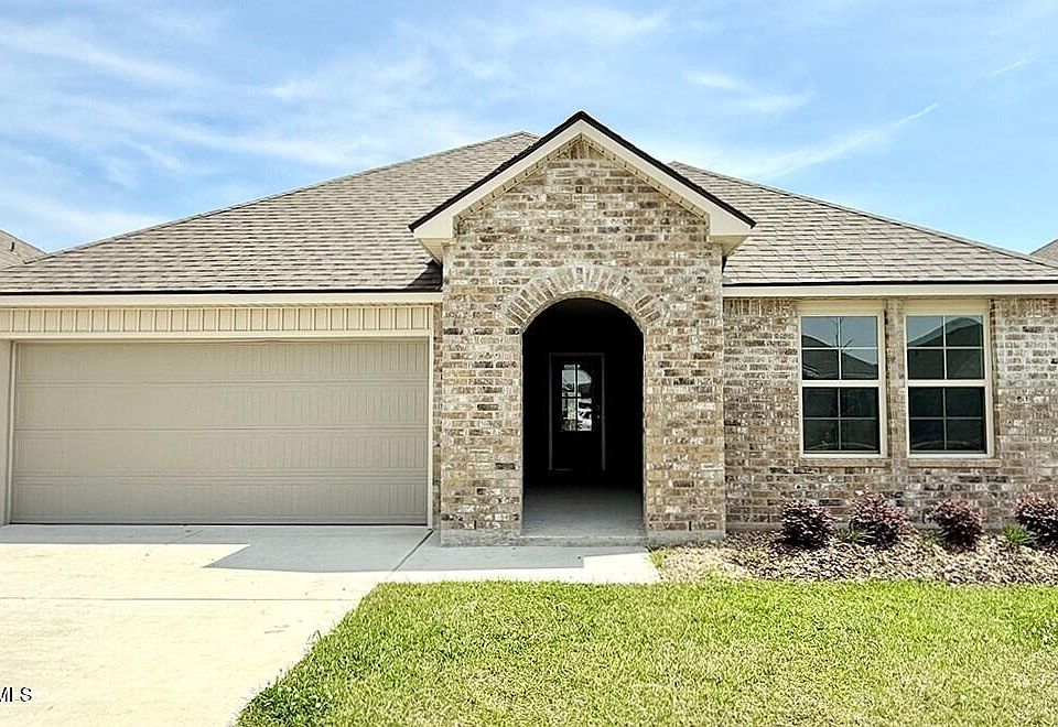 1st image of 103 Lake Oak Dr