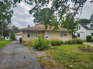 913 Fairfield Ct, Waukegan, IL 60085