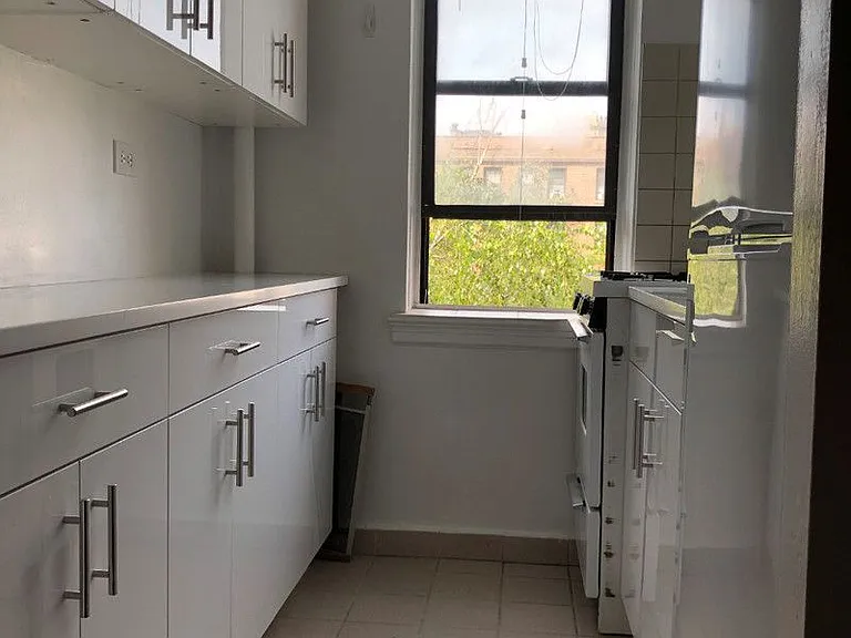 305 W 18th St #5G — Photo 5