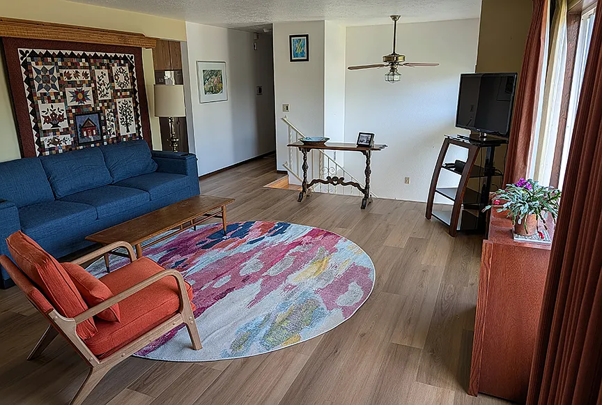 415 Charman St — Photo 2