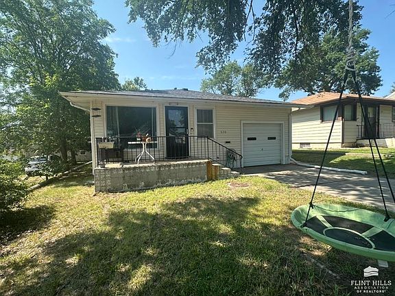 3rd image of 320 W 14th St