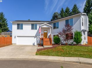 413 NW Pacific Hills Dr, Willamina, OR