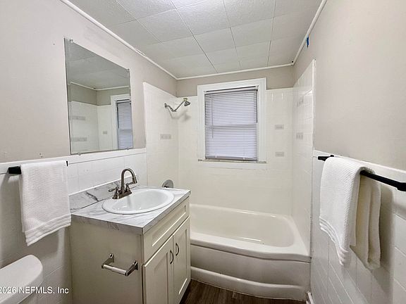 5th image of 9420 GIBSON Avenue