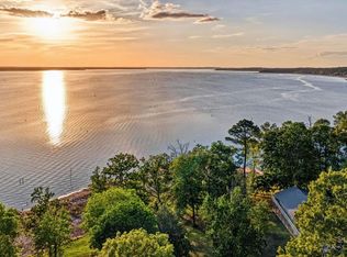 333 Holly Cir, Etoile, TX 75944