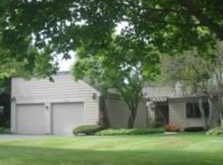 6362 Golf Lakes Dr, Bay City, MI 48706