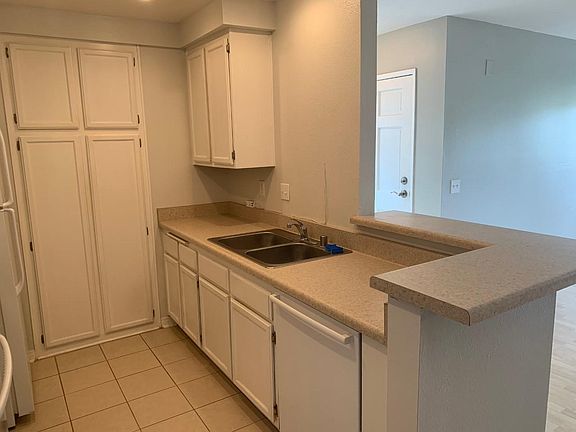 5th image of 1083 Shadowridge Dr Unit 89