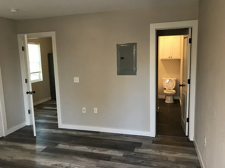 405 E Smith St #101 — Photo 13