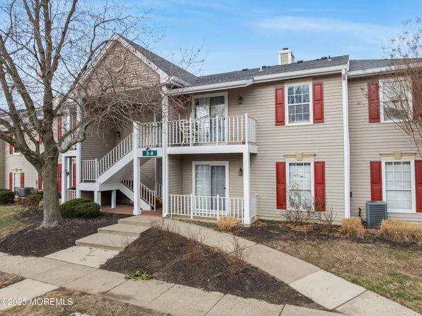 2 Players Circle, Tinton Falls, NJ 07724