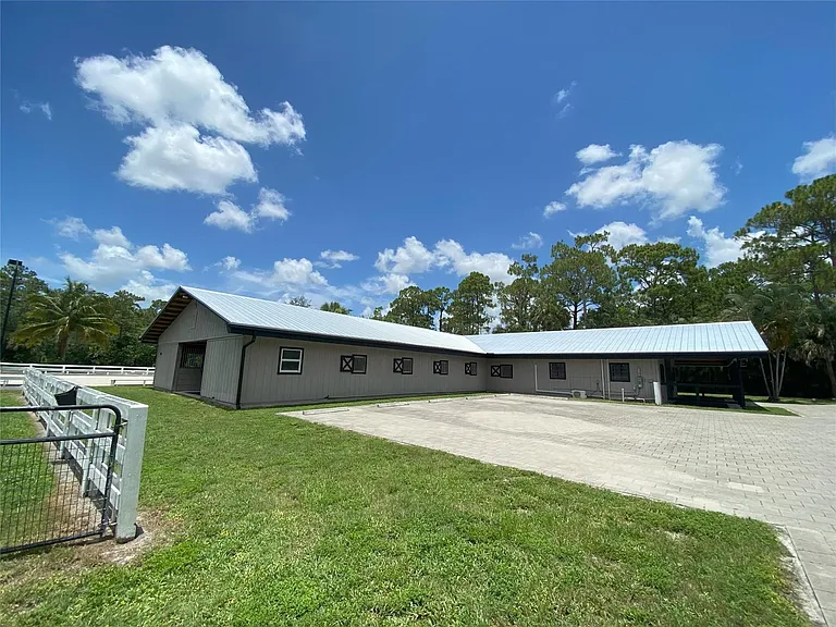 2315 Deer Run Blvd — Photo 3
