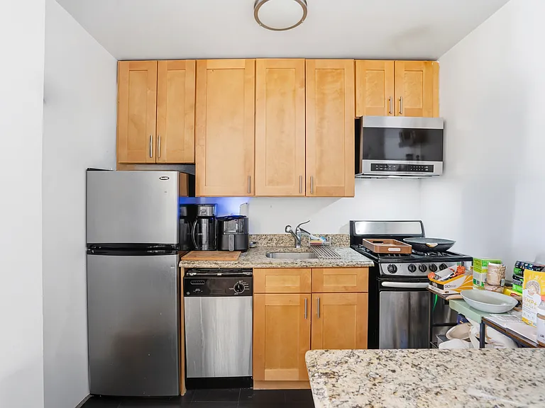 792 Columbus Ave #17F — Photo 9