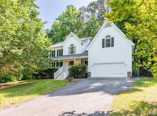 5908 Rosebay Forest Rd, Midlothian, VA 23112