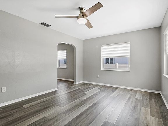 3rd image of 811 Southwest Blvd N