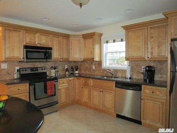 2nd image of 22 Wildflower Ln