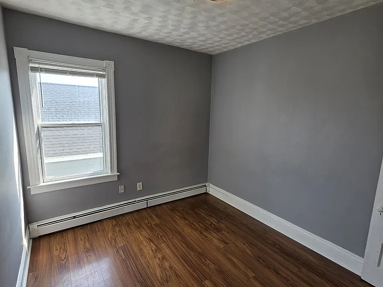  34 Berkley St 3rdflr 3b/1b Updated Spacious! Hardwoods! Petsok Prkg — Photo 11