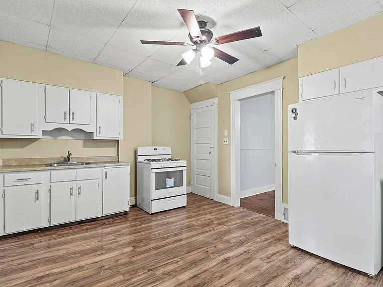 906 Grandview St #906 — Photo 9