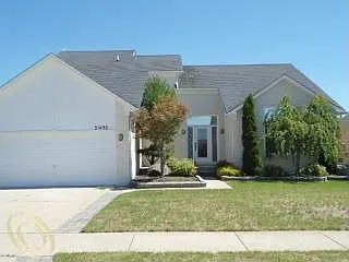 51490 Pinewood Dr photo 1