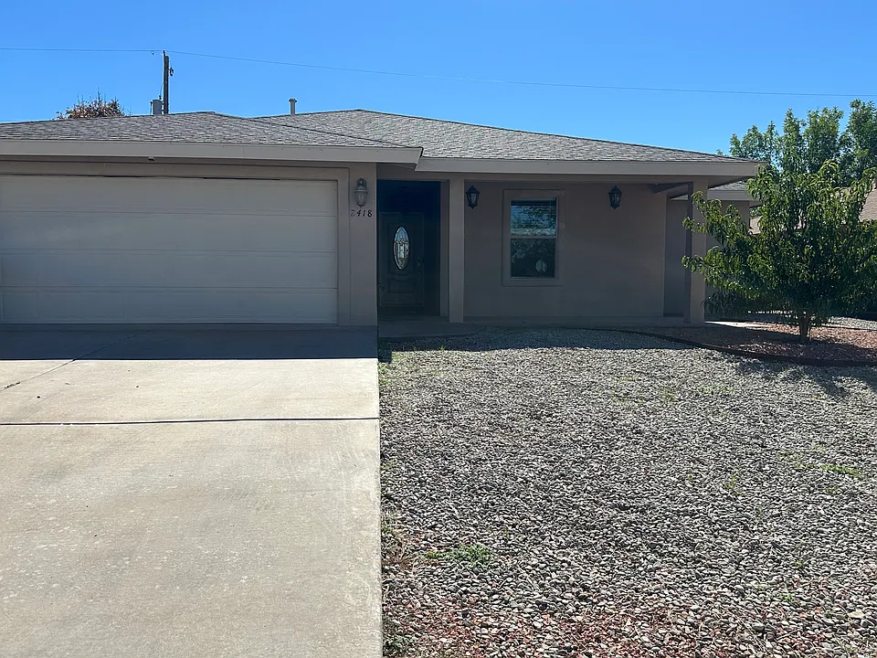 2418 Mesa Ln