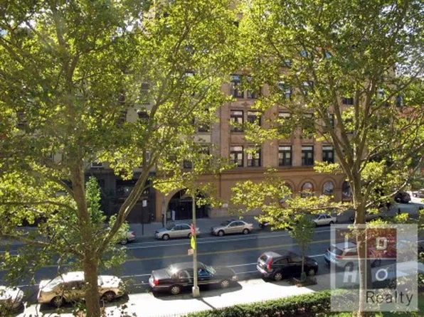 208 East Broadway image 1 of 7