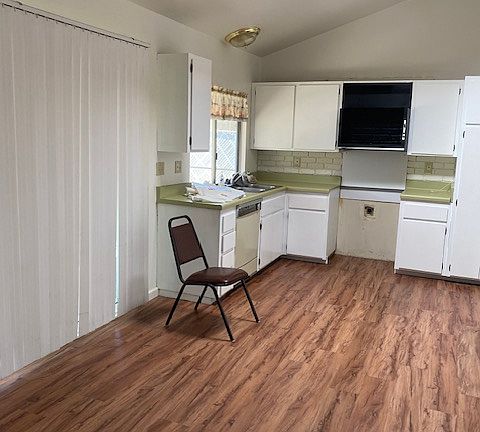 4th image of 41841 Jennifer Ave