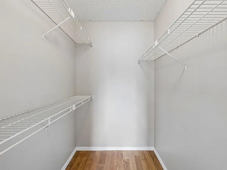 380 Lakepointe Dr #201 — Photo 20