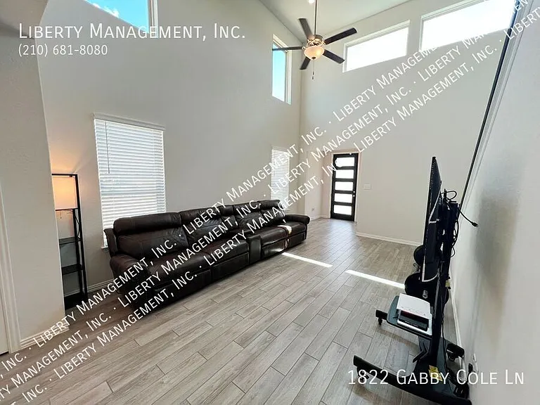 1822 Gabby Cole Ln — Photo 9