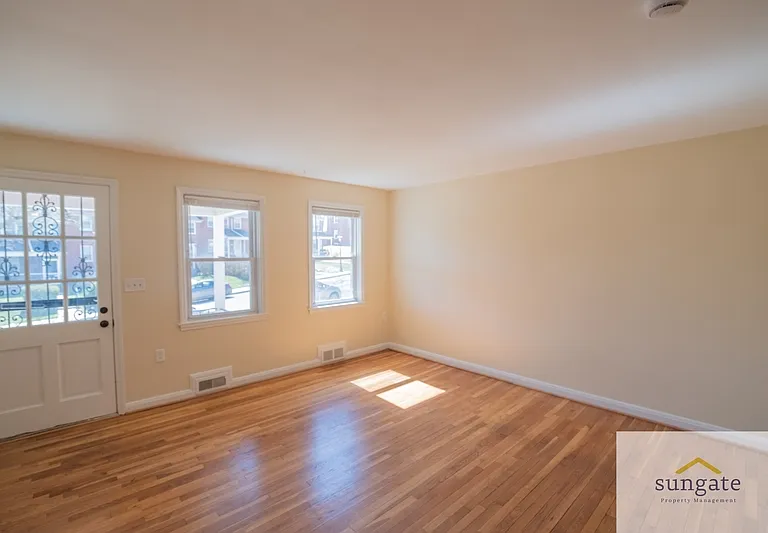 1444 Meridene Dr — Photo 6