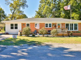 103 Vinson St, Gleason, TN 38229