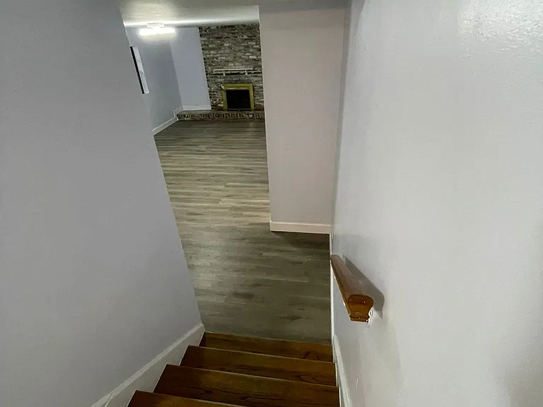 1873 Woodleigh Dr W — Photo 15