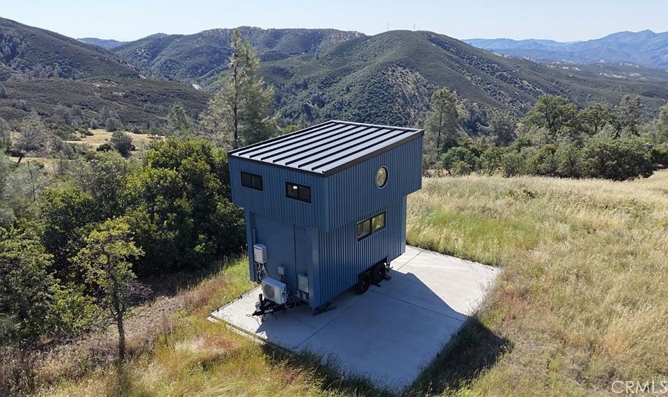 1st image of 552 Watertrough Rd
