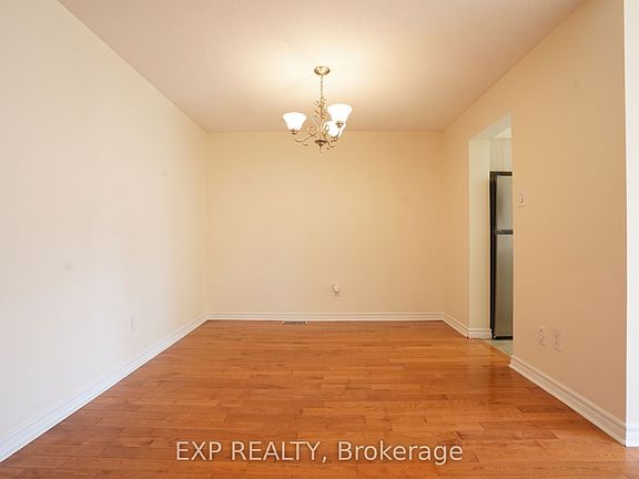 5th image of 338 Forestbrook St