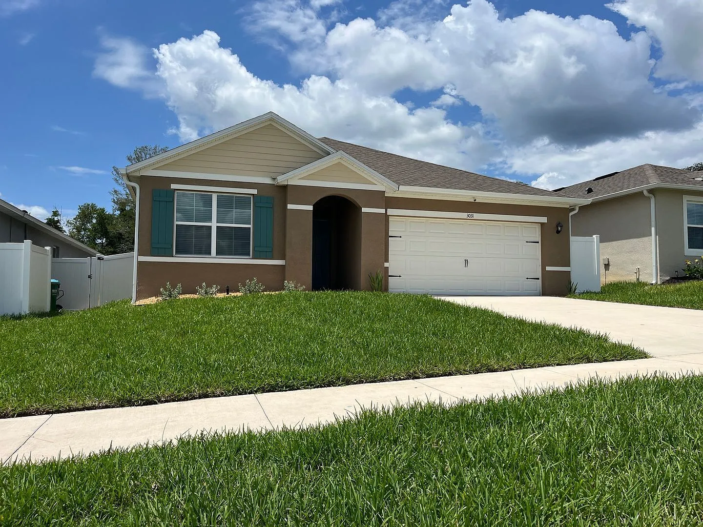 3 bed, 2.0 bath, 1706 sqft, $2,200 — Photo 2