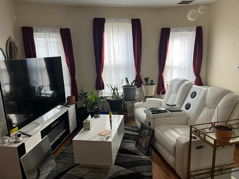 154 Oak Grove Ave #2 — Photo 3