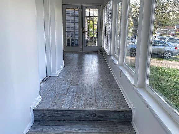 5th image of 172 Victoria Dr