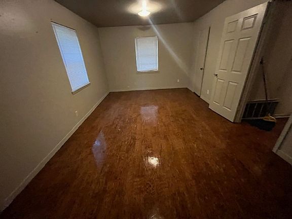 4th image of 616 Jeanette Ave
