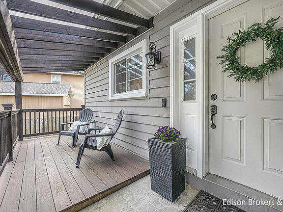 2nd image of 2356 Thistledowne Dr NE