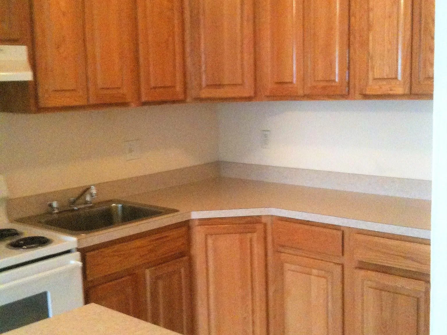 323 Center St — Photo 4